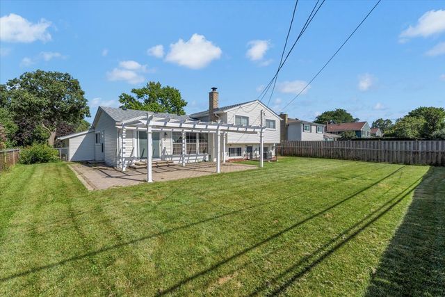 1719 W Lexington Drive, Arlington Heights, IL 60004