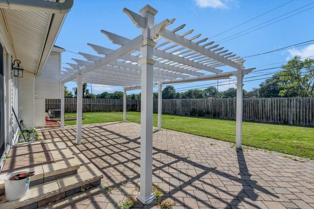 1719 W Lexington Drive, Arlington Heights, IL 60004
