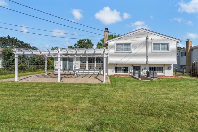 1719 W Lexington Drive, Arlington Heights, IL 60004