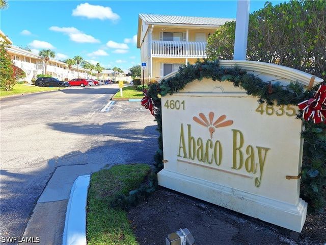 4633 Bayshore DR M4, Naples, FL 34112