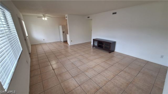 4633 Bayshore DR M4, Naples, FL 34112