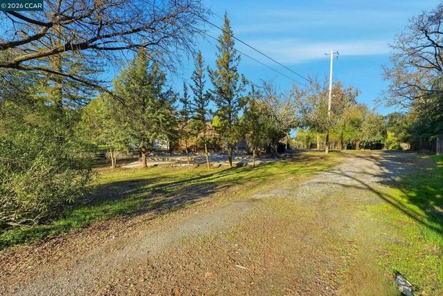 2095 San Miguel Drive, Walnut Creek, CA 94586