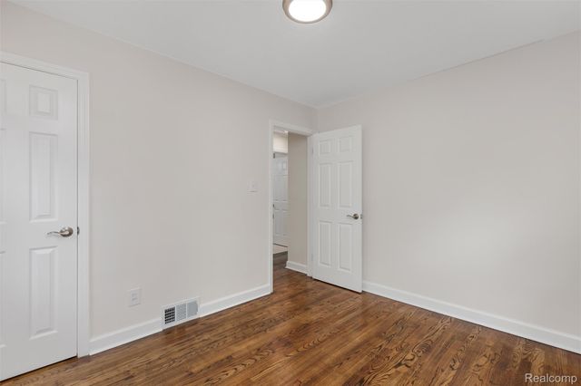 27935 Grant Street, St. Clair Shores, MI 48081