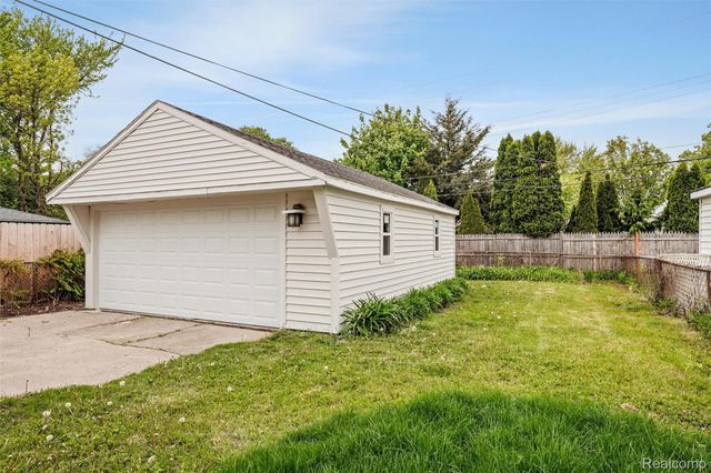 27935 Grant Street, St. Clair Shores, MI 48081