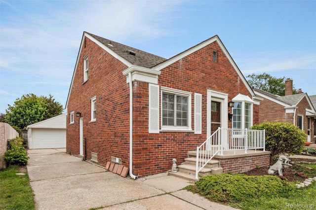 27935 Grant Street, St. Clair Shores, MI 48081