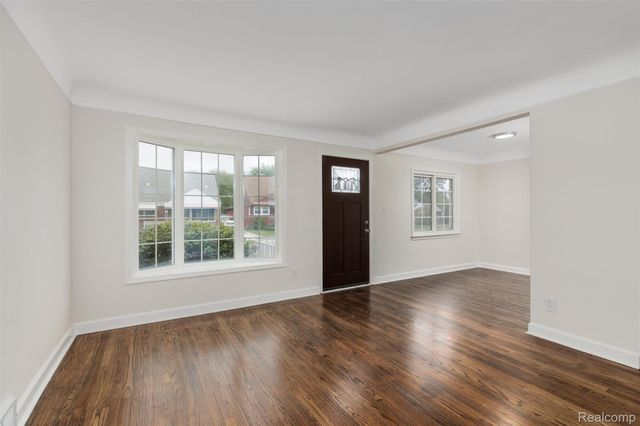 27935 Grant Street, St. Clair Shores, MI 48081