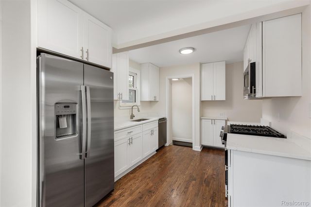 27935 Grant Street, St. Clair Shores, MI 48081