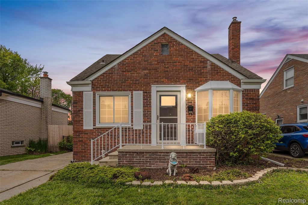 27935 Grant Street, St. Clair Shores, MI 48081