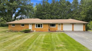25 E Oakwood Road, Oxford, MI 48371