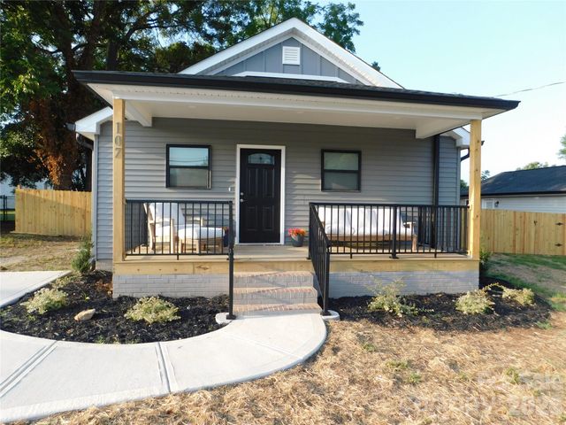 107 W Poplar Street, Stanley, NC 28012