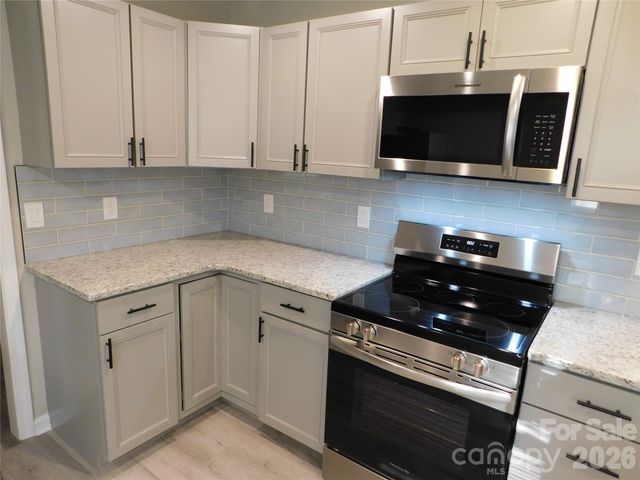 107 W Poplar Street, Stanley, NC 28012