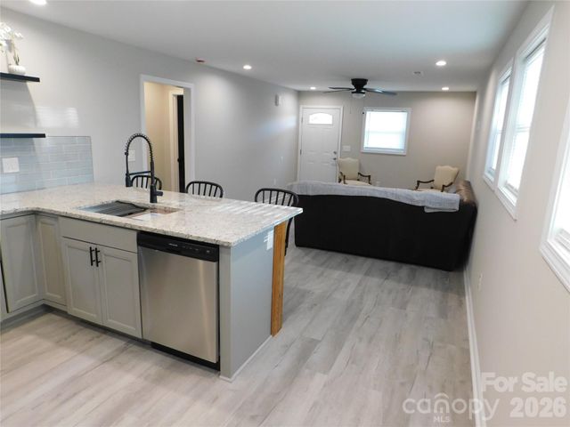 107 W Poplar Street, Stanley, NC 28012