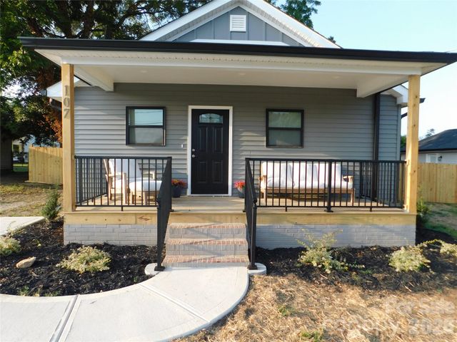 107 W Poplar Street, Stanley, NC 28012