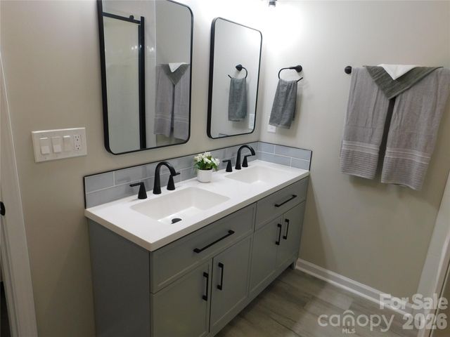 107 W Poplar Street, Stanley, NC 28012