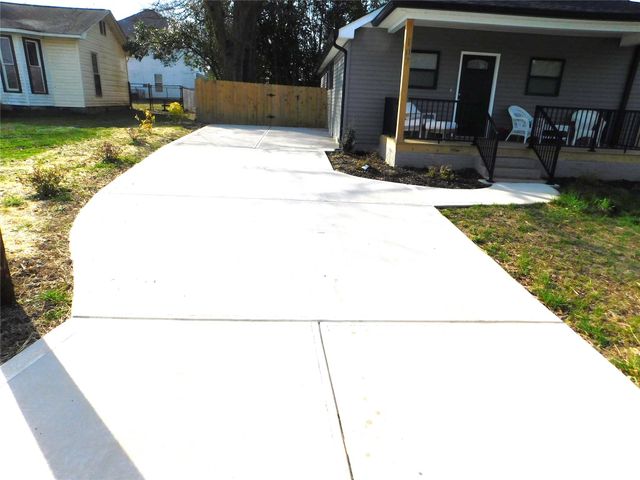 107 W Poplar Street, Stanley, NC 28012