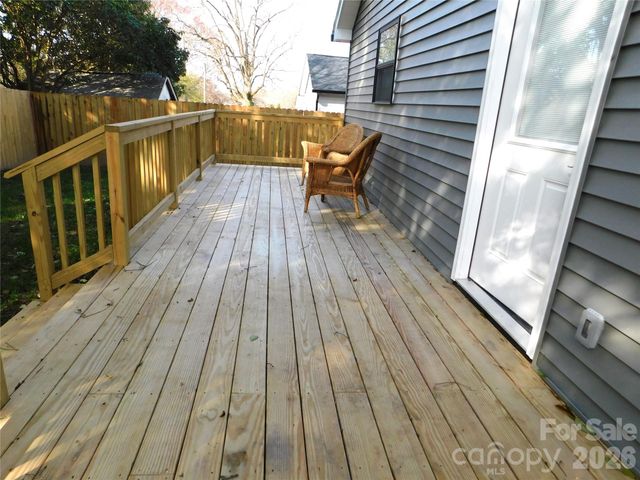 107 W Poplar Street, Stanley, NC 28012