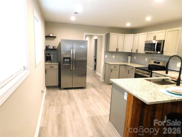 107 W Poplar Street, Stanley, NC 28012