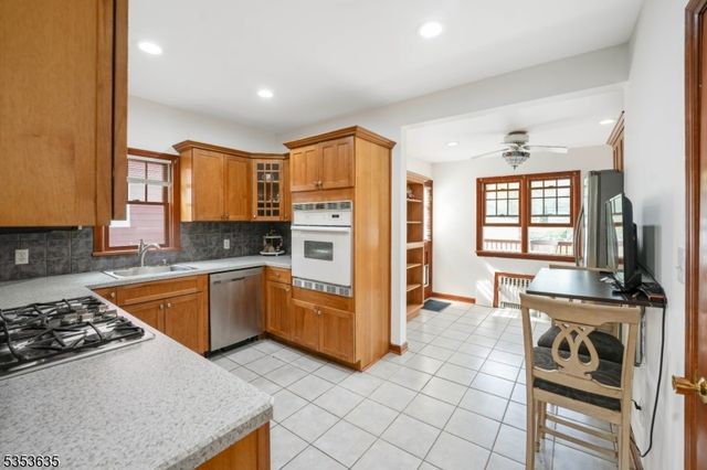 173 E Webster Ave, Roselle Park Boro, NJ 07204