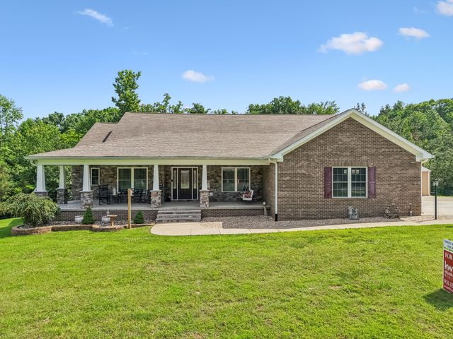 1421 Oakmont Cir, Centerville, TN 37033