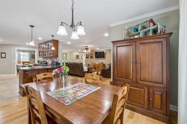 1421 Oakmont Cir, Centerville, TN 37033
