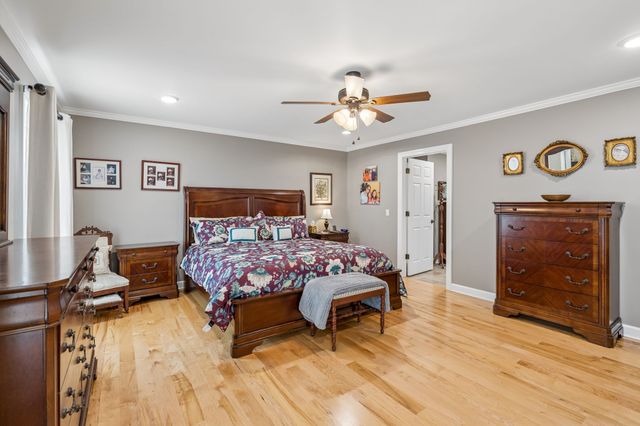 1421 Oakmont Cir, Centerville, TN 37033