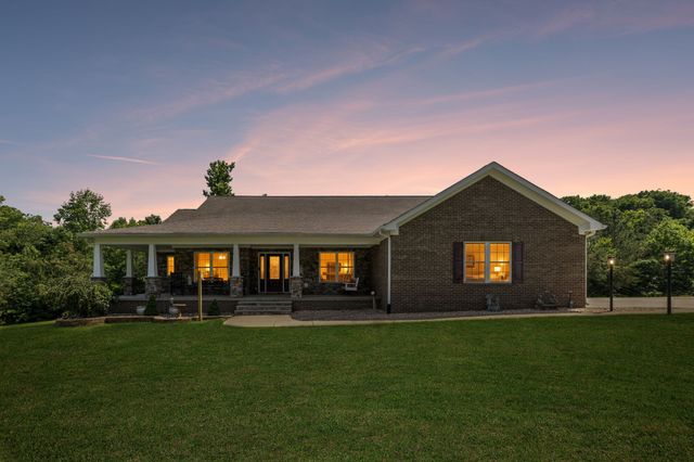 1421 Oakmont Cir, Centerville, TN 37033