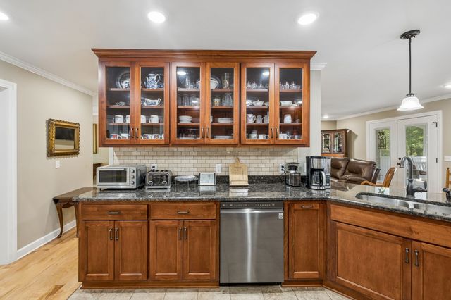 1421 Oakmont Cir, Centerville, TN 37033