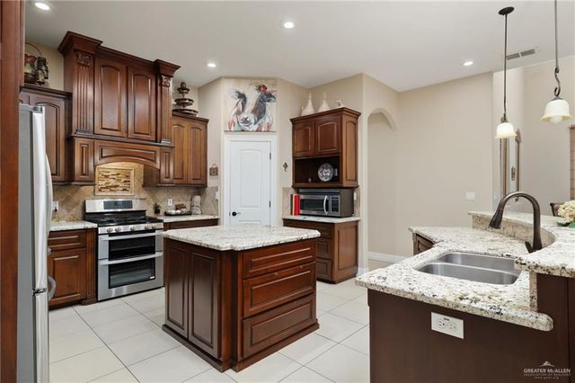 8510 Mel C Gray Road, Weslaco, TX 78599