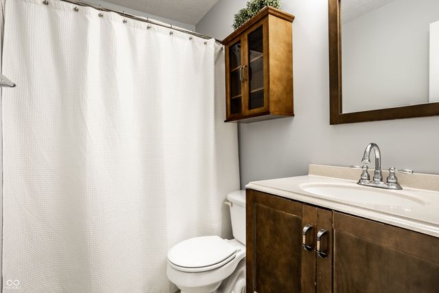 5426 White Willow Court, Indianapolis, IN 46254
