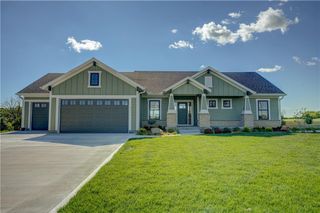 3 Red Fox Circle, Lake Winnebago, MO 64034