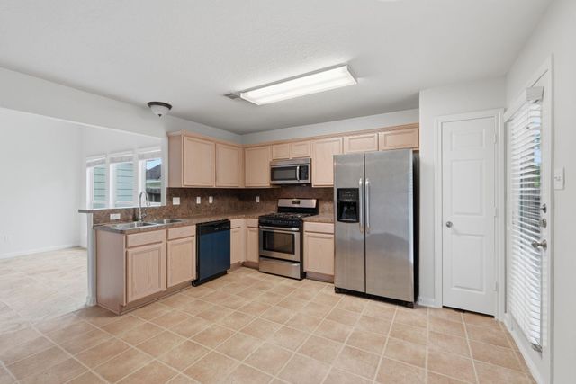 1004 Oak Glen Drive, Conroe, TX 77378