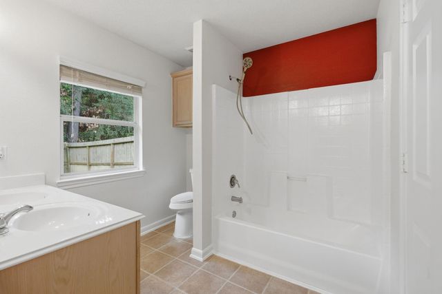 1004 Oak Glen Drive, Conroe, TX 77378