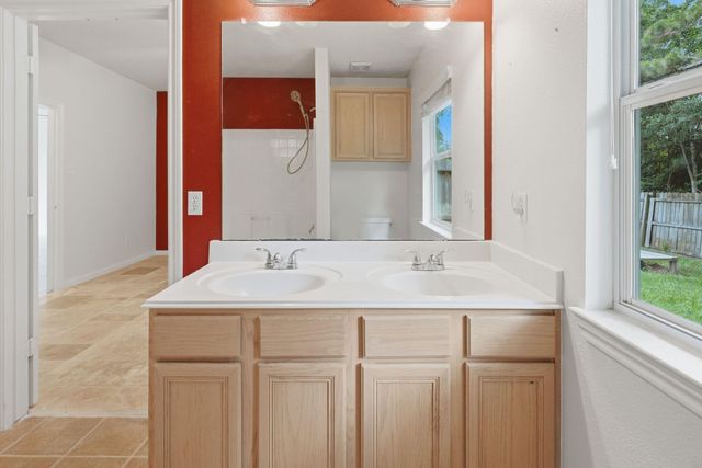 1004 Oak Glen Drive, Conroe, TX 77378