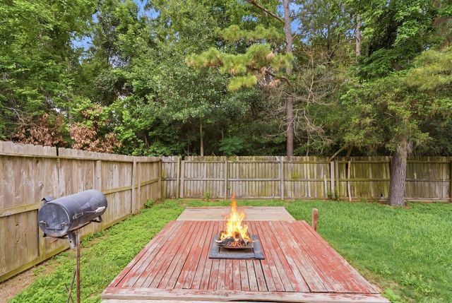 1004 Oak Glen Drive, Conroe, TX 77378
