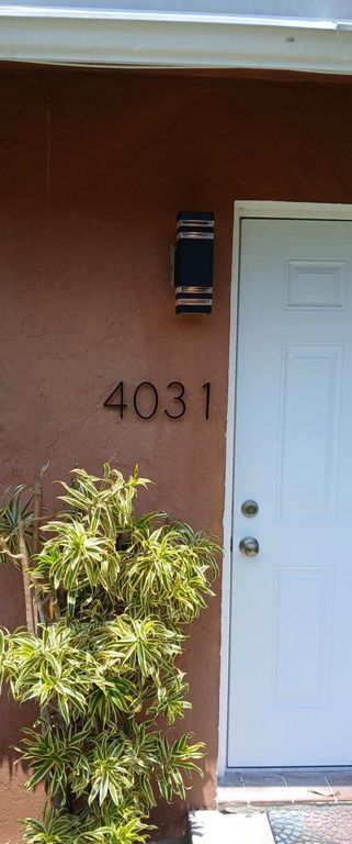 4031 3rd Road S, West Palm Beach, FL 33406