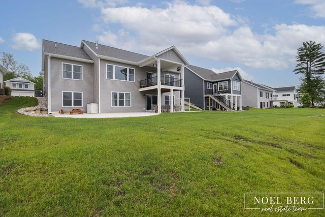 7253 Atwater Drive, Spring Lake, MI 49456