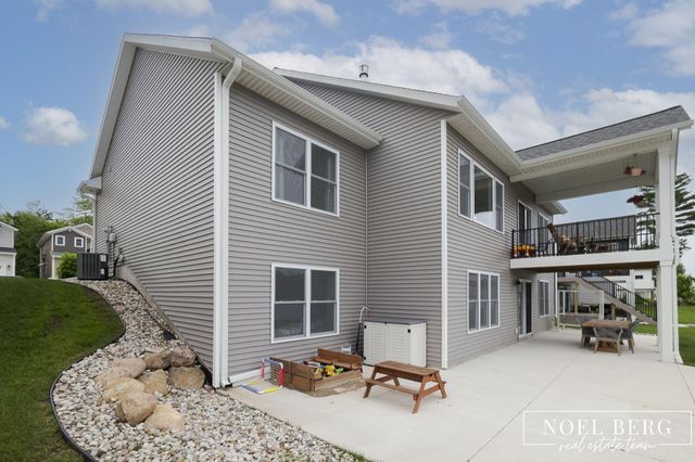 7253 Atwater Drive, Spring Lake, MI 49456