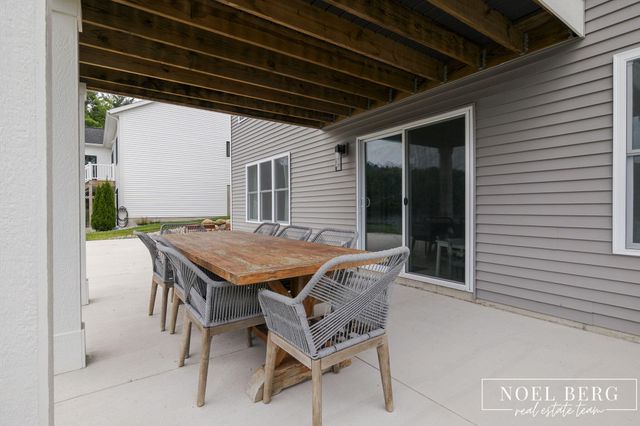 7253 Atwater Drive, Spring Lake, MI 49456
