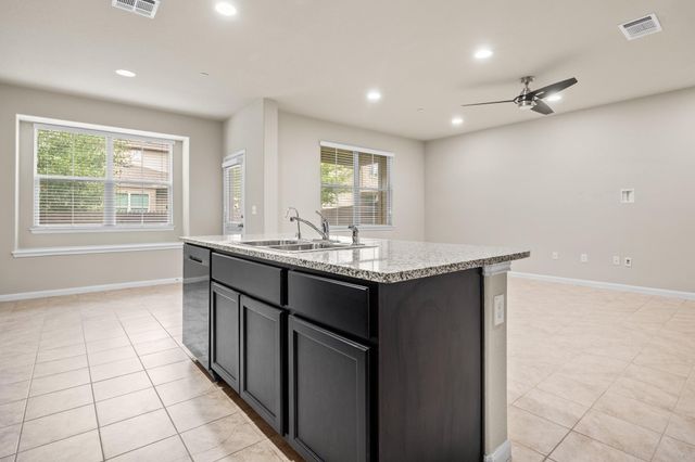 2880 Donnell DR 1802, Round Rock, TX 78664