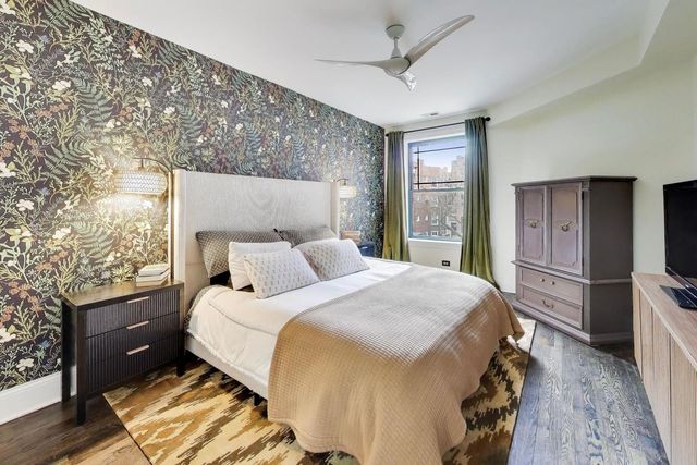 1136 W Pratt Boulevard 2S, Chicago, IL 60626