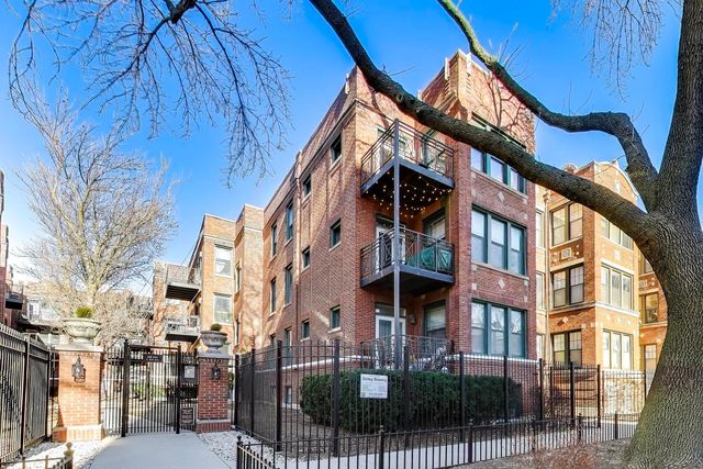 1136 W Pratt Boulevard 2S, Chicago, IL 60626