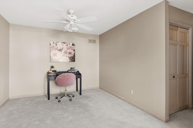 525 Bradbury Lane, Geneva, IL 60134