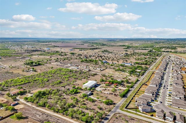 788 Williamson RD, Niederwald, TX 78640