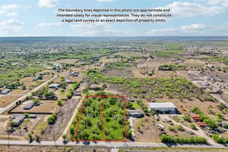788 Williamson RD, Niederwald, TX 78640