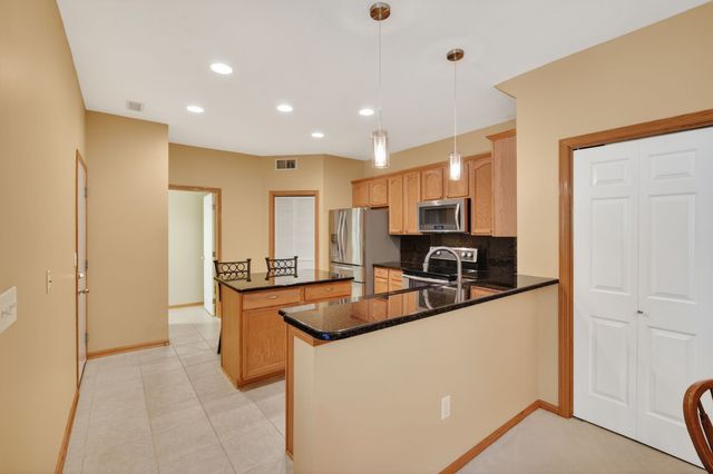 277 S 79th Street 307, West Des Moines, IA 50266