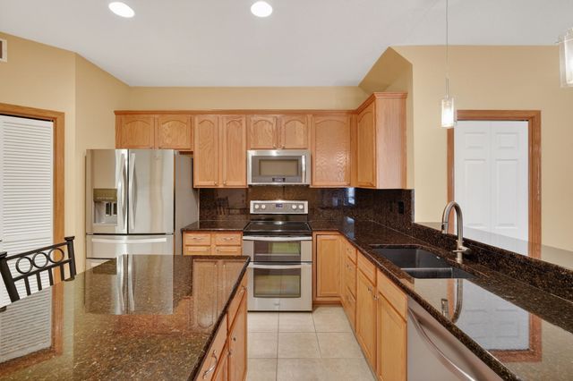 277 S 79th Street 307, West Des Moines, IA 50266