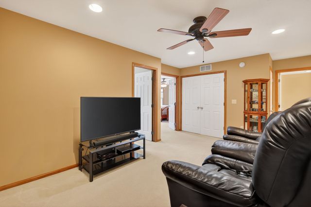 277 S 79th Street 307, West Des Moines, IA 50266