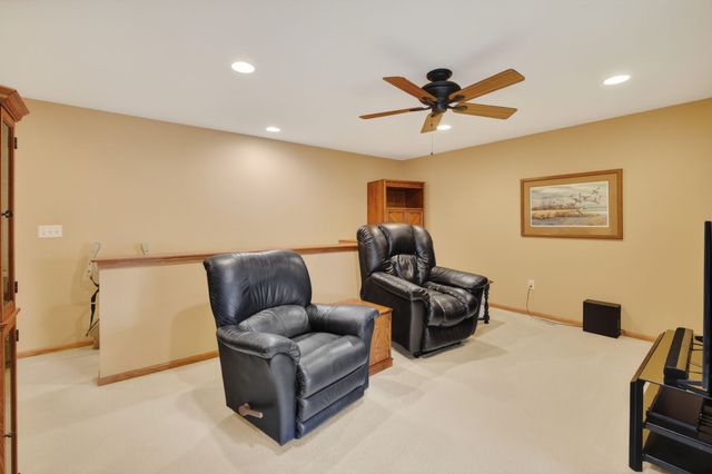 277 S 79th Street 307, West Des Moines, IA 50266