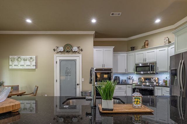 321 Cedar Springs Place, West Fork, AR 72774