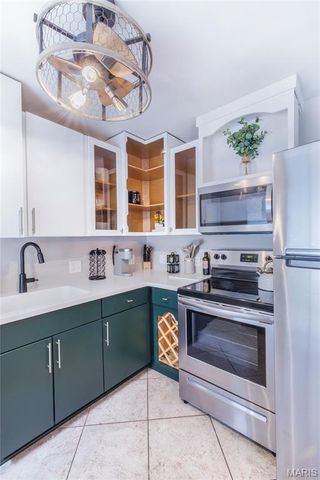 9920 Bunker Hill Drive E, St Louis, MO 63123